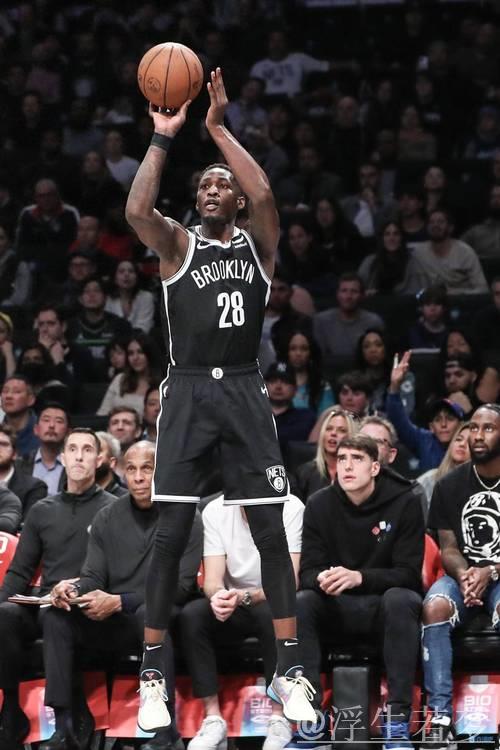 东契奇妙传 芬尼·史密斯三分命中